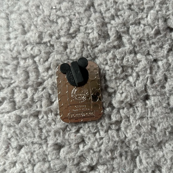 Minnie Mouse Disney Pin - Picture 2 of 6